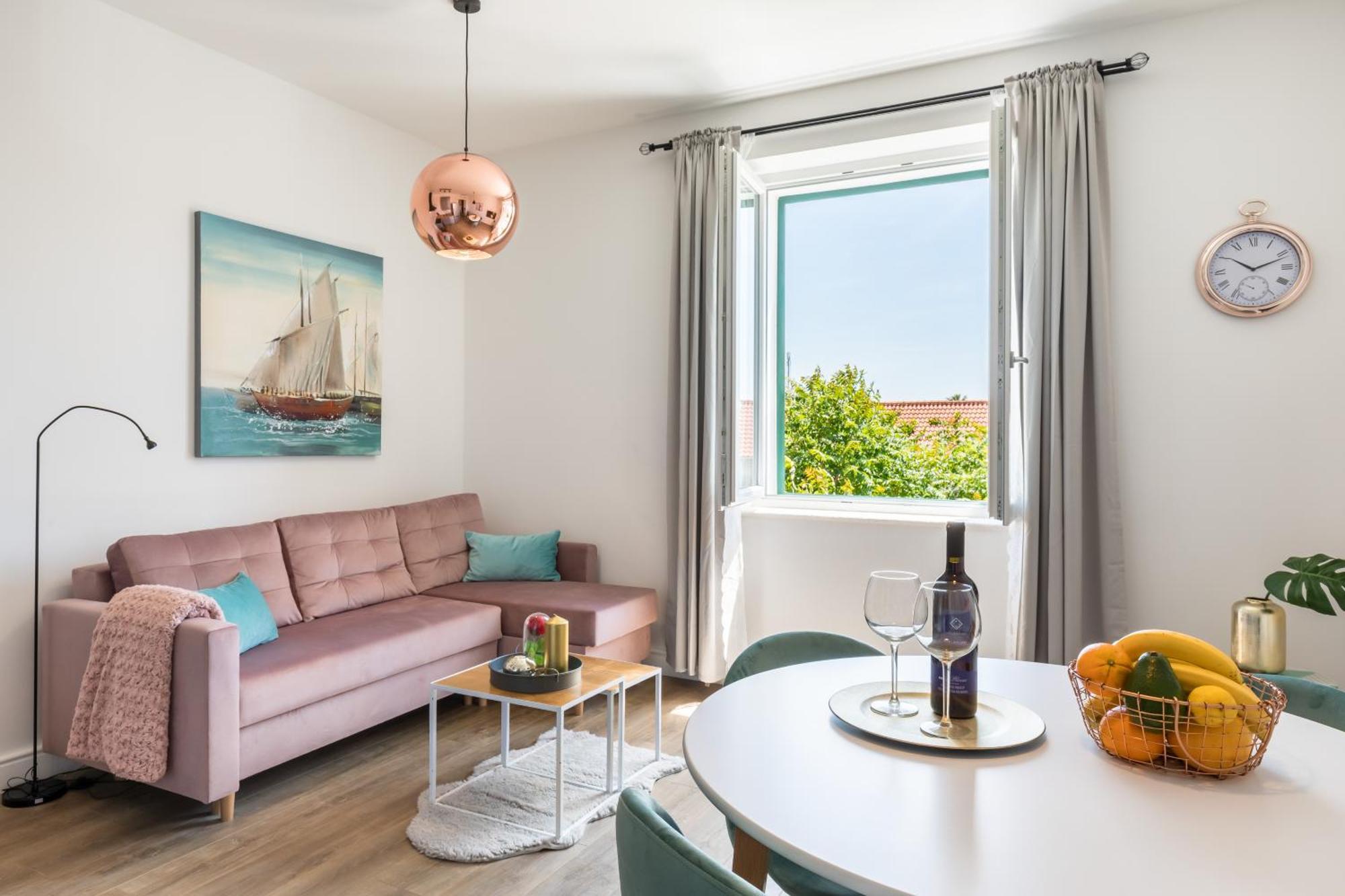 Romantic Apartment With Balcony Split Exteriér fotografie